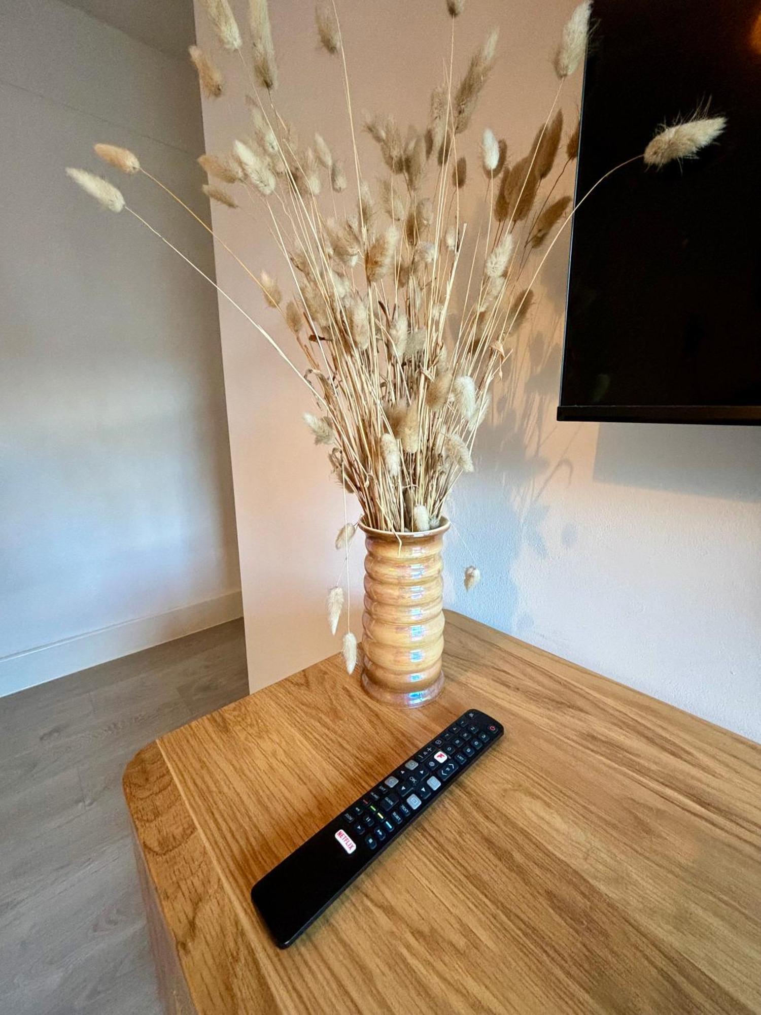 2 Bed, Open Plan, Modernised Flat, Canary Wharf * Londra